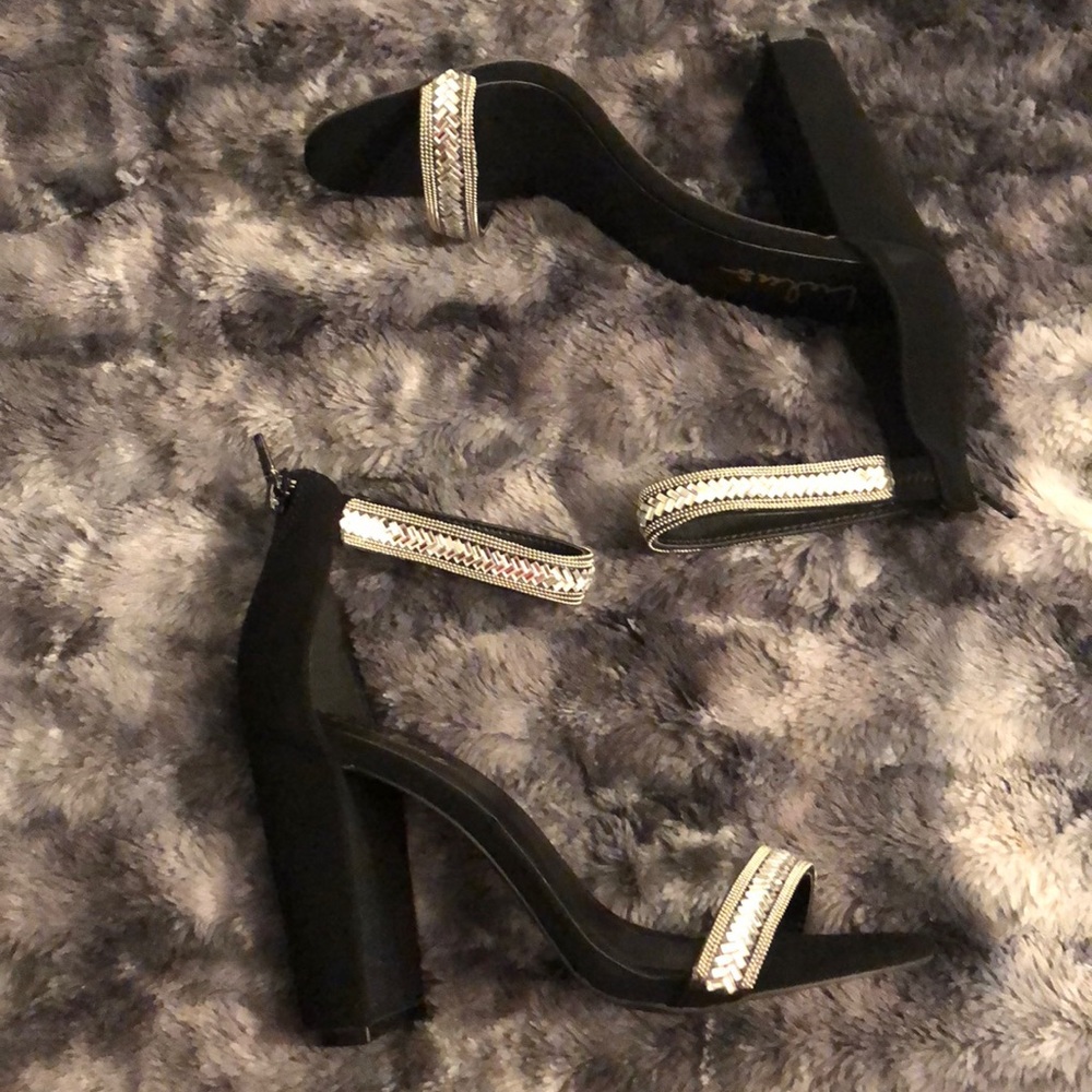 Bedazzled Heels💕